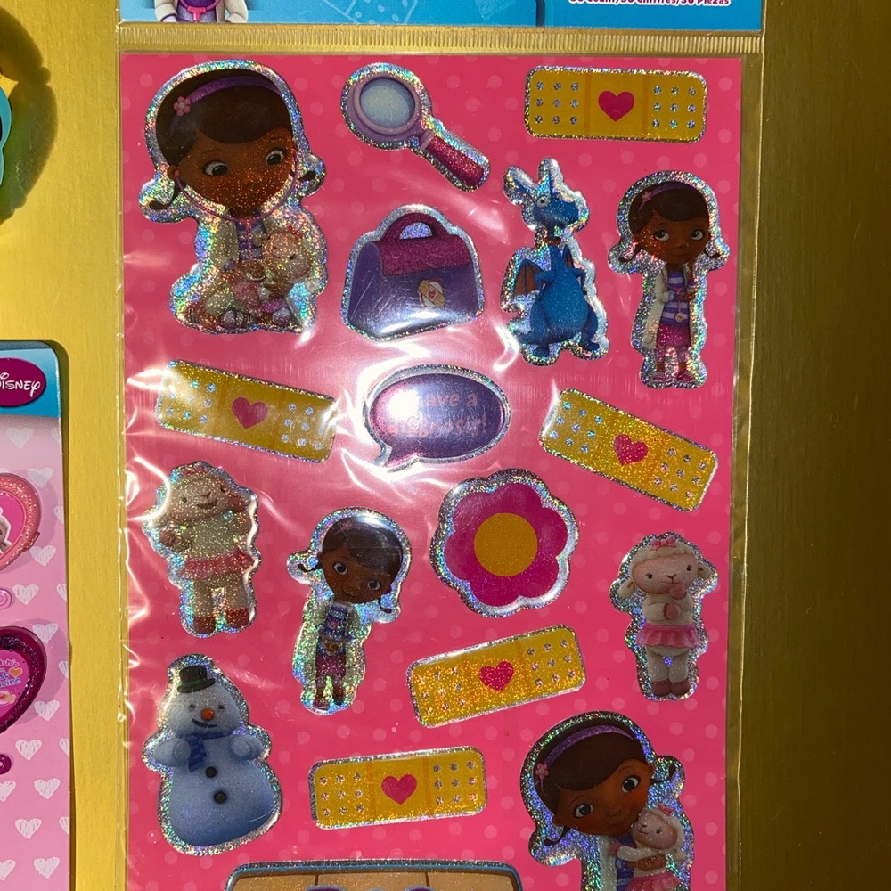 DOC MCSTUFFINS BUNDLE - Picture 3 of 7